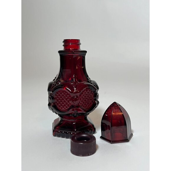 Vintage Avon Glass Shaker Cape Cod Design Ruby Red Glass Shaker - Picture 2 of 4